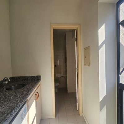 Sala com 60m², 1 garagem, no bairro Centro em Florianópolis