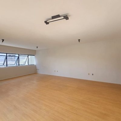 Sala com 60m², 1 garagem, no bairro Centro em Florianópolis