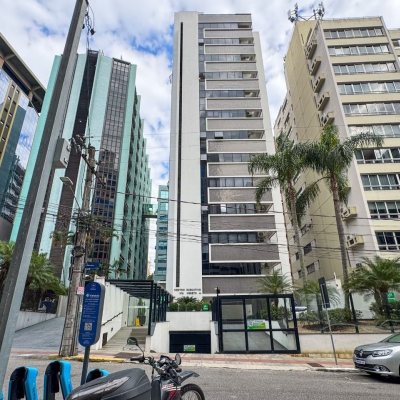 Sala com 69m², 1 garagem, no bairro Centro em Florianópolis