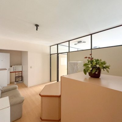 Sala com 69m², 1 garagem, no bairro Centro em Florianópolis