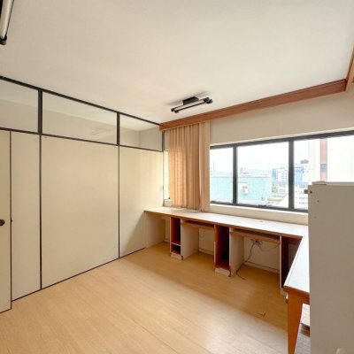 Sala com 69m², 1 garagem, no bairro Centro em Florianópolis
