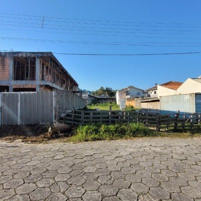 Terrenos Residenciais com 869m², no bairro Fazenda Santo Antônio em São José