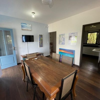 Pousada com 228m², 11 quartos, no bairro Barra Da Lagoa em Florianópolis