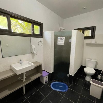 Pousada com 228m², 11 quartos, no bairro Barra Da Lagoa em Florianópolis