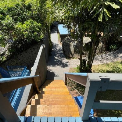 Pousada com 228m², 11 quartos, no bairro Barra Da Lagoa em Florianópolis