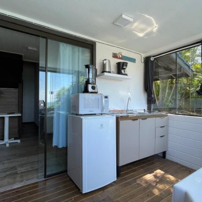 Pousada com 228m², 11 quartos, no bairro Barra Da Lagoa em Florianópolis