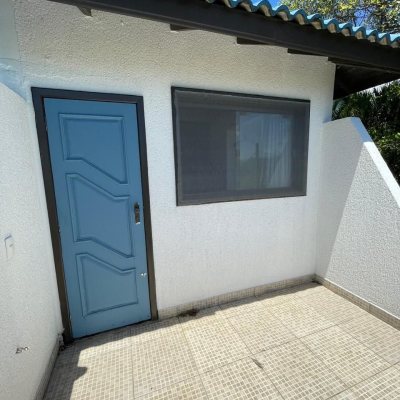 Pousada com 228m², 11 quartos, no bairro Barra Da Lagoa em Florianópolis