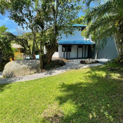 Pousada com 228m², 11 quartos, no bairro Barra Da Lagoa em Florianópolis