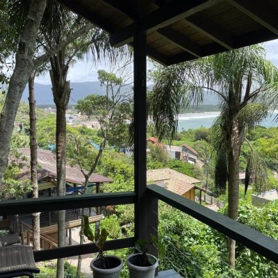 Pousada com 228m², 11 quartos, no bairro Barra Da Lagoa em Florianópolis