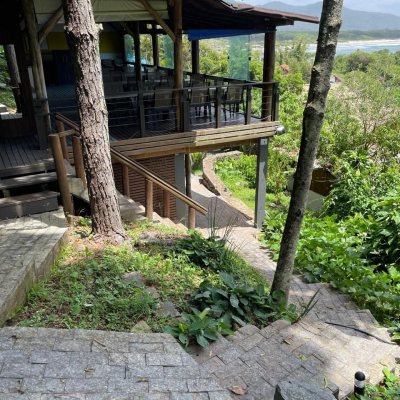 Pousada com 228m², 11 quartos, no bairro Barra Da Lagoa em Florianópolis