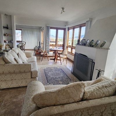 Casa Residencial com 233m², 4 quartos, 1 suíte, 2 garagens, no bairro João Paulo em Florianópolis