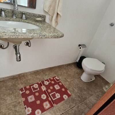 Casa Residencial com 233m², 4 quartos, 1 suíte, 2 garagens, no bairro João Paulo em Florianópolis