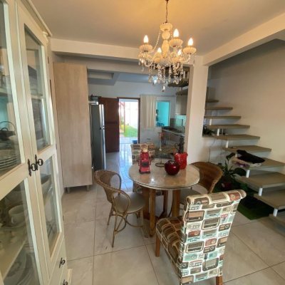 Casa Residencial com 91m², 2 quartos, 2 suítes, 2 garagens, no bairro Ingleses em Florianópolis