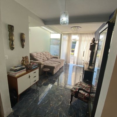 Casa Residencial com 91m², 2 quartos, 2 suítes, 2 garagens, no bairro Ingleses em Florianópolis