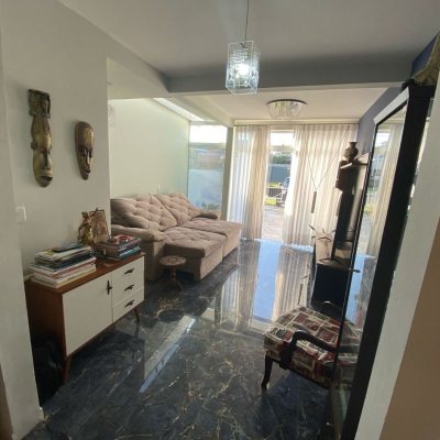 Casa Residencial com 91m², 2 quartos, 2 suítes, 2 garagens, no bairro Ingleses em Florianópolis