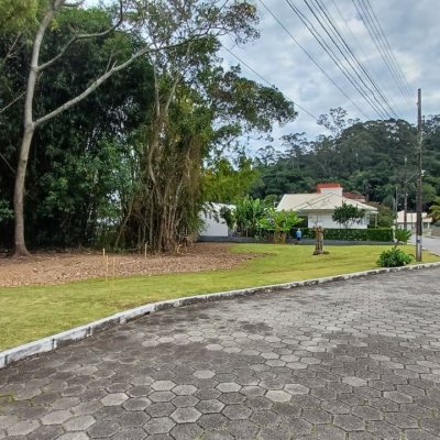 Terrenos Residenciais com 1435m², no bairro Sambaqui em Florianópolis