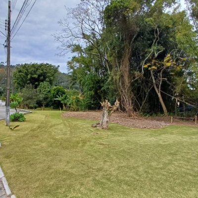 Terrenos Residenciais com 1435m², no bairro Sambaqui em Florianópolis