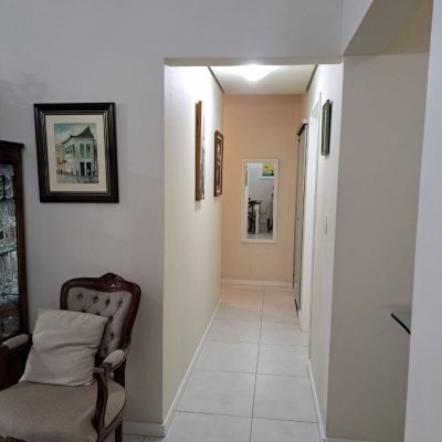 Apartamentos com 80m², 3 quartos, 1 suíte, 1 garagem, no bairro Centro em Florianópolis