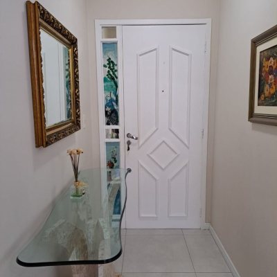 Apartamentos com 80m², 3 quartos, 1 suíte, 1 garagem, no bairro Centro em Florianópolis