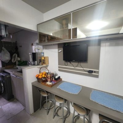 Apartamentos com 80m², 3 quartos, 1 suíte, 1 garagem, no bairro Centro em Florianópolis