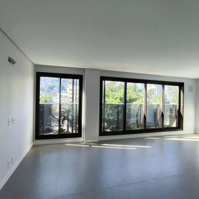 Apartamentos com 57m², 1 quarto, 1 garagem, no bairro Centro em Florianópolis