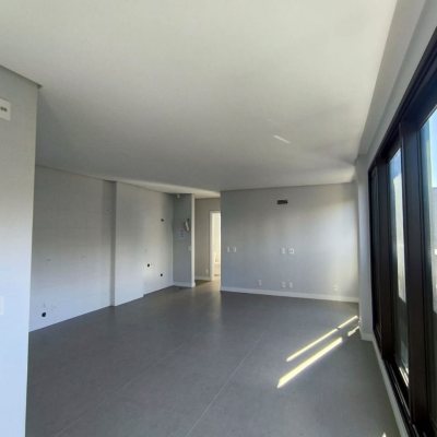 Apartamentos com 57m², 1 quarto, 1 garagem, no bairro Centro em Florianópolis