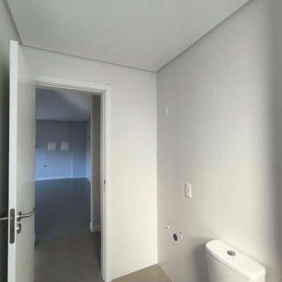 Apartamentos com 57m², 1 quarto, 1 garagem, no bairro Centro em Florianópolis