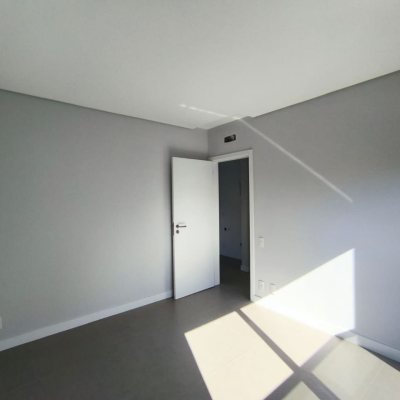 Apartamentos com 57m², 1 quarto, 1 garagem, no bairro Centro em Florianópolis