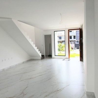 Casa Residencial com 99m², 2 quartos, 2 suítes, 1 garagem, no bairro Campeche em Florianópolis