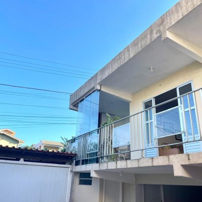 Casa Residencial com 225m², 5 quartos, 2 suítes, 4 garagens, no bairro Santinho em Florianópolis