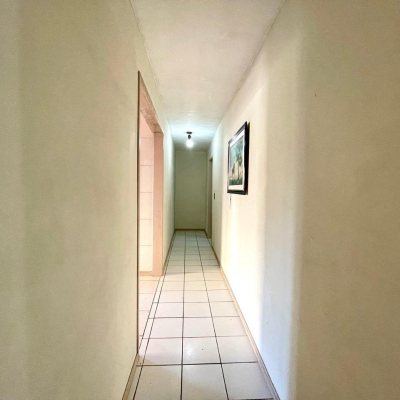 Casa Residencial com 225m², 5 quartos, 2 suítes, 4 garagens, no bairro Santinho em Florianópolis