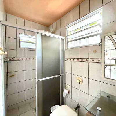 Casa Residencial com 225m², 5 quartos, 2 suítes, 4 garagens, no bairro Santinho em Florianópolis