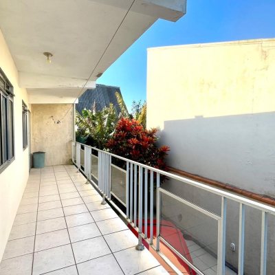 Casa Residencial com 225m², 5 quartos, 2 suítes, 4 garagens, no bairro Santinho em Florianópolis