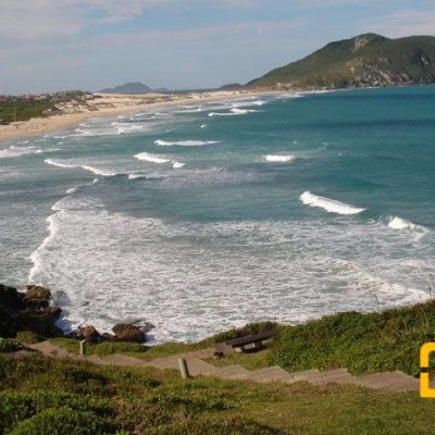 Casa Residencial com 225m², 5 quartos, 2 suítes, 4 garagens, no bairro Santinho em Florianópolis