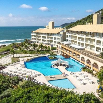 Casa Residencial com 225m², 5 quartos, 2 suítes, 4 garagens, no bairro Santinho em Florianópolis