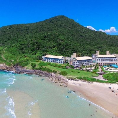 Casa Residencial com 225m², 5 quartos, 2 suítes, 4 garagens, no bairro Santinho em Florianópolis