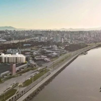 Apartamentos com 80m², 2 quartos, 2 suítes, 1 garagem, no bairro Praia Comprida em São José