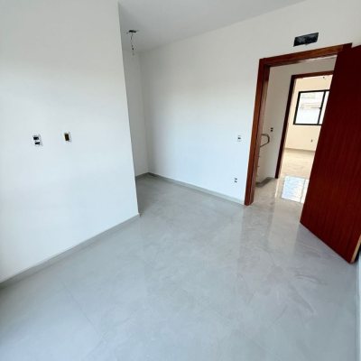 Casa Residencial com 84m², 2 quartos, 2 suítes, 2 garagens, no bairro Bela Vista em Palhoça