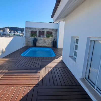 Apartamentos com 194m², 3 quartos, 1 suíte, 2 garagens, no bairro Ingleses em Florianópolis