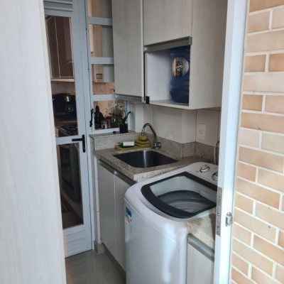 Casa Residencial com 182m², 3 quartos, 1 suíte, 2 garagens, no bairro Rio Vermelho em Florianópolis