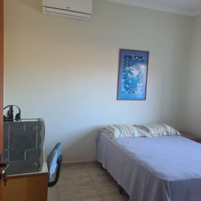 Casa Residencial com 182m², 3 quartos, 1 suíte, 2 garagens, no bairro Rio Vermelho em Florianópolis