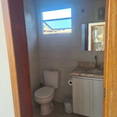 Casa Residencial com 182m², 3 quartos, 1 suíte, 2 garagens, no bairro Rio Vermelho em Florianópolis