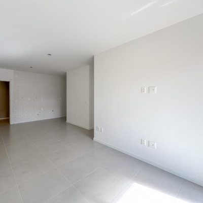 Apartamentos com 70m², 2 quartos, 1 suíte, 1 garagem, no bairro Cacupé em Florianópolis