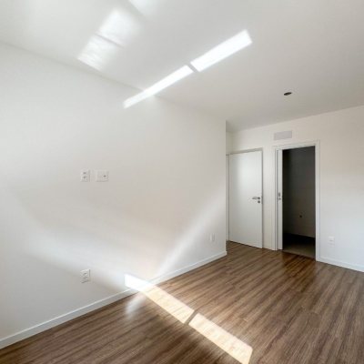 Apartamentos com 70m², 2 quartos, 1 suíte, 1 garagem, no bairro Cacupé em Florianópolis