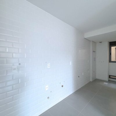 Apartamentos com 66m², 2 quartos, 1 suíte, 1 garagem, no bairro Cacupé em Florianópolis