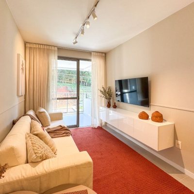 Apartamentos com 71m², 2 quartos, 1 suíte, 1 garagem, no bairro Cacupé em Florianópolis