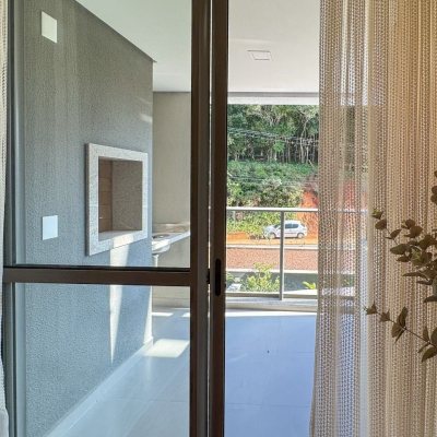 Apartamentos com 71m², 2 quartos, 1 suíte, 1 garagem, no bairro Cacupé em Florianópolis