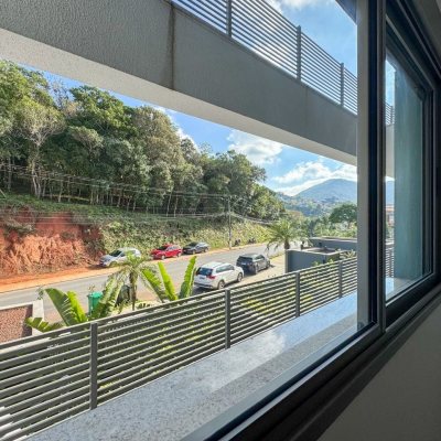 Apartamentos com 71m², 2 quartos, 1 suíte, 1 garagem, no bairro Cacupé em Florianópolis