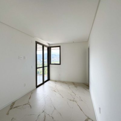 Apartamentos com 125m², 3 quartos, 3 suítes, 2 garagens, no bairro Cacupé em Florianópolis