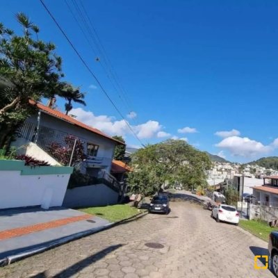 Terrenos Residenciais com 456m², no bairro Carvoeira em Florianópolis